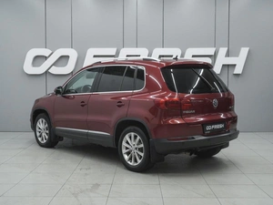 Внедорожник Volkswagen Tiguan 2011 года, 900000 рублей, Ростов-на-Дону