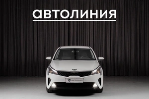 Седан Kia Rio 2020 года, 965000 рублей, Красноярск