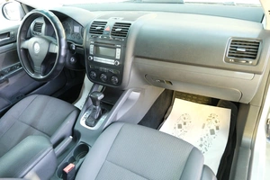 Седан Volkswagen Jetta 2006 года, 599000 рублей, Омск