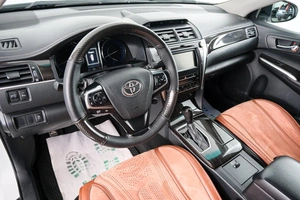 Седан Toyota Camry 2016 года, 1899000 рублей, Красноярск