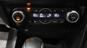 Хетчбэк Mazda Axela 2014 года, 1267000 рублей, Красноярск