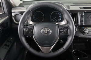 Внедорожник Toyota RAV4 2017 года, 2939000 рублей, Пермь