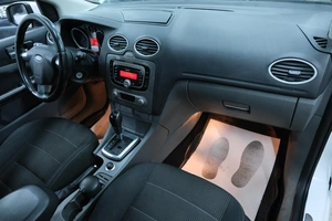 Хетчбэк Ford Focus 2010 года, 939000 рублей, Омск