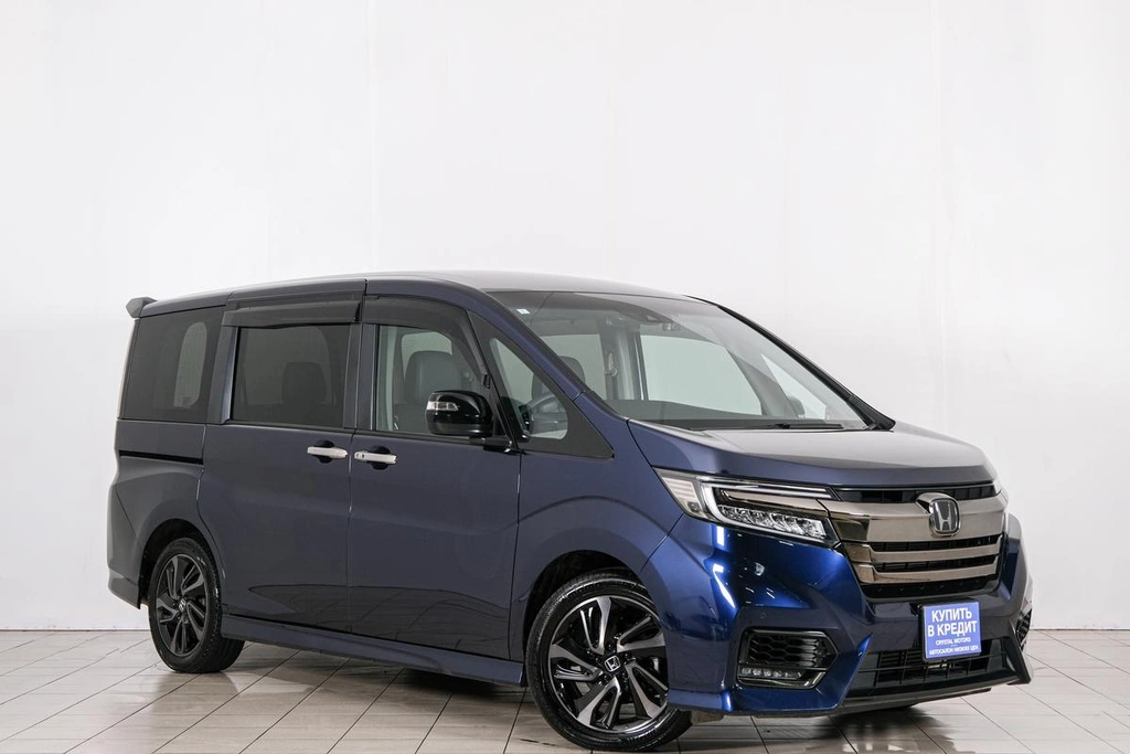 Минивэн Honda Stepwgn Spada 2021 года, 2999000 рублей, Красноярск