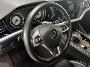 Внедорожник Volkswagen Touareg 2020 года, 4750000 рублей, Абакан
