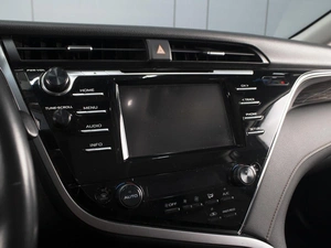 Седан Toyota Camry 2019 года, 2450000 рублей, Омск