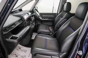 Минивэн Honda Stepwgn Spada 2021 года, 2999000 рублей, Красноярск