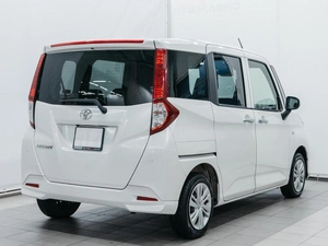 Минивэн Toyota Roomy 2021 года, 1050000 рублей, Красноярск