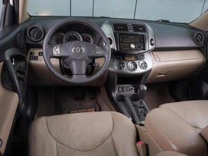 Внедорожник Toyota RAV4 2011 года, 1499000 рублей, Воронеж