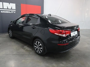 Седан Kia Rio 2017 года, 1330000 рублей, Курск