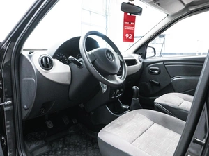 Седан Renault Logan 2010 года, 529000 рублей, Красноярск