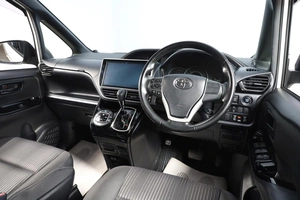 Минивэн Toyota Noah 2017 года, 2839000 рублей, Новосибирск