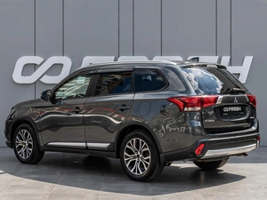 Внедорожник Mitsubishi Outlander 2018 года, 1960000 рублей, Краснодар