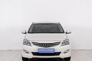 Седан Hyundai Solaris 2015 года, 1199000 рублей, Красноярск