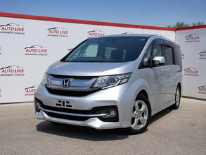 Минивэн Honda Stepwgn Spada 2016 года, 1777777 рублей, Красноярск