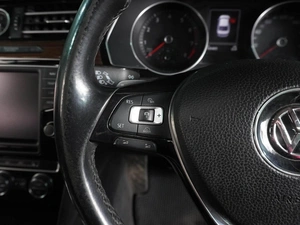 Седан Volkswagen Passat 2015 года, 1329000 рублей, Воронеж