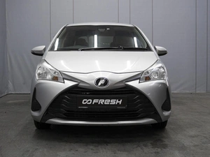 Хетчбэк Toyota Vitz 2017 года, 1000000 рублей, Омск