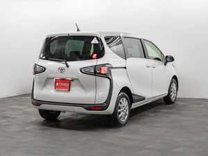 Минивэн Toyota Sienta 2021 года, 1640000 рублей, Красноярск