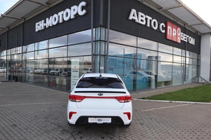 Седан Kia Rio 2017 года, 1200000 рублей, Мирное