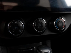 Седан Toyota Corolla 2014 года, 999000 рублей, Тюмень