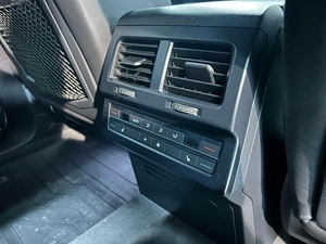 Внедорожник Volkswagen Touareg 2018 года, 3975000 рублей, Красноярск