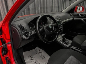 Лифтбек Skoda Octavia 2012 года, 779000 рублей, Красноярск