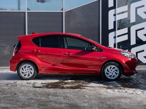 Хетчбэк Toyota Aqua 2017 года, 1075000 рублей, Краснодар