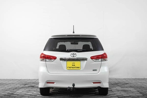 Минивэн Toyota Wish 2011 года, 1199000 рублей, Кемерово