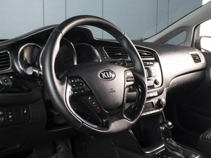 Хетчбэк Kia Ceed 2013 года, 1079000 рублей, Омск