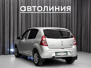 Хетчбэк Renault Sandero 2011 года, 700000 рублей, Красноярск