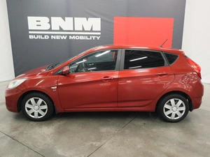 Хэтчбек Hyundai Solaris 2012 года, 790000 рублей, Курск