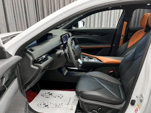 Лифтбек Changan UNI-V 2022 года, 2099000 рублей, Красноярск