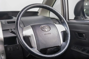Минивэн Toyota Noah 2011 года, 1479000 рублей, Томск