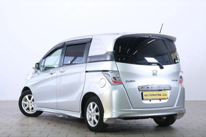 Минивэн Honda Freed 2012 года, 1149000 рублей, Омск