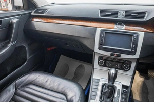 Седан Volkswagen Passat 2011 года, 999000 рублей, Барнаул