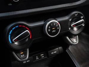 Хетчбэк Kia Rio X-Line 2019 года, 1450000 рублей, Краснодар