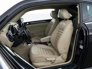 Хетчбэк Volkswagen Beetle 2014 года, 1599050 рублей, Москва