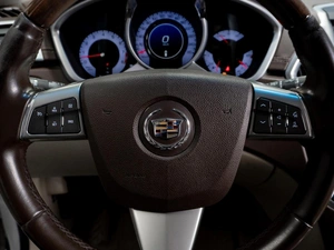 Внедорожник Cadillac SRX 2011 года, 909000 рублей, Тюмень