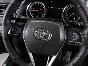 Седан Toyota Camry 2021 года, 2899000 рублей, Тюмень
