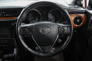 Хетчбэк Toyota Auris 2015 года, 1599000 рублей, Новокузнецк