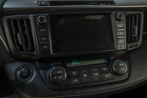 Внедорожник Toyota RAV4 2018 года, 2719000 рублей, Челябинск