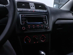 Седан Volkswagen Polo 2014 года, 879000 рублей, Красноярск