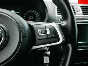 Седан Volkswagen Polo 2019 года, 1349000 рублей, Красноярск
