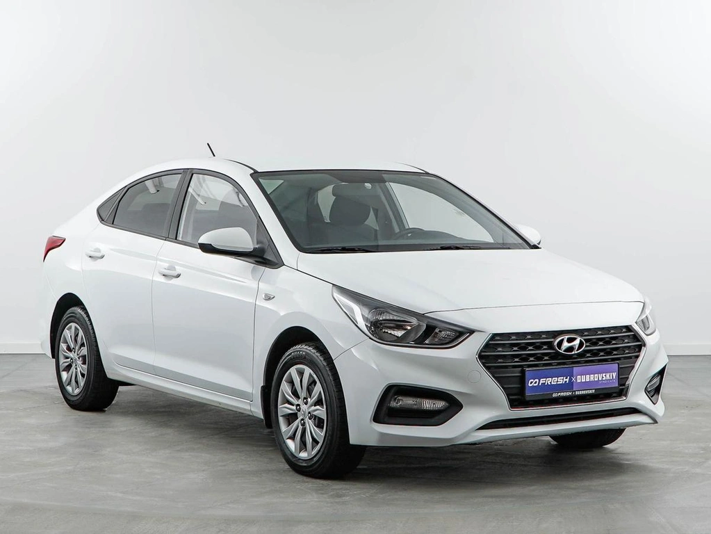 Седан Hyundai Solaris 2019 года, 1299999 рублей, Москва