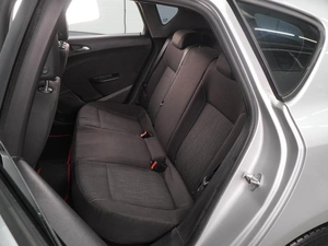 Хетчбэк Opel Astra 2013 года, 769000 рублей, Воронеж