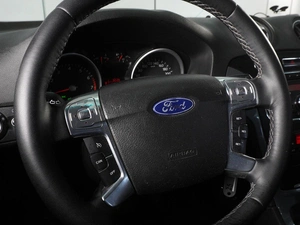Седан Ford Mondeo 2011 года, 890000 рублей, Красный Пахарь