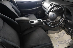 Хетчбэк Nissan Leaf 2014 года, 679000 рублей, Тюмень