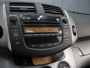 Внедорожник Toyota RAV4 2006 года, 1260000 рублей, Омск