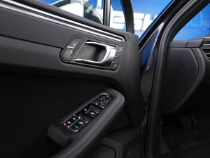 Внедорожник Porsche Macan 2019 года, 3900999 рублей, Москва