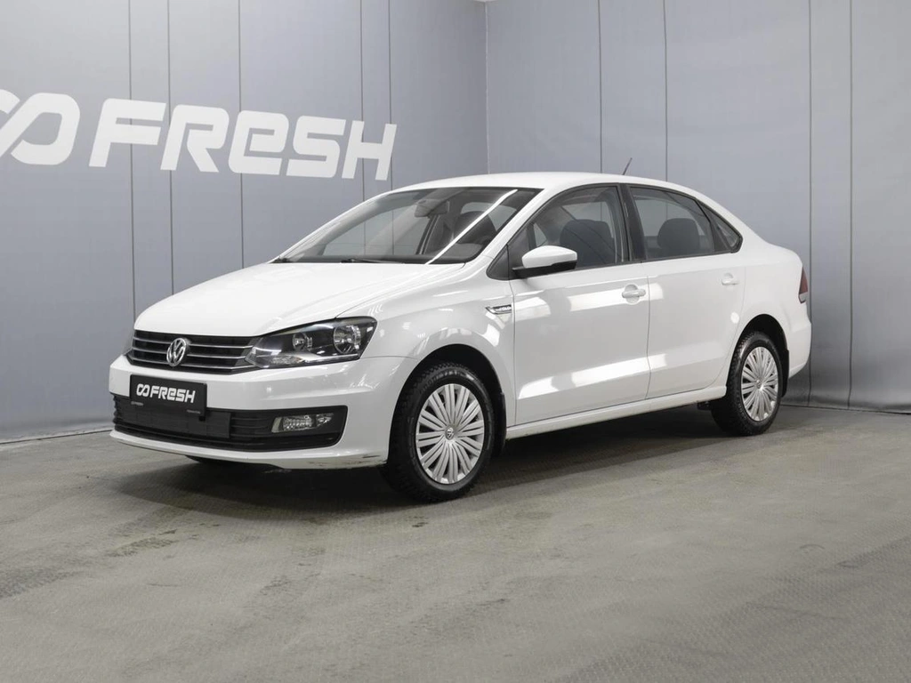 Седан Volkswagen Polo 2017 года, 950000 рублей, Омск